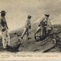 Au bord du cratère en 1902