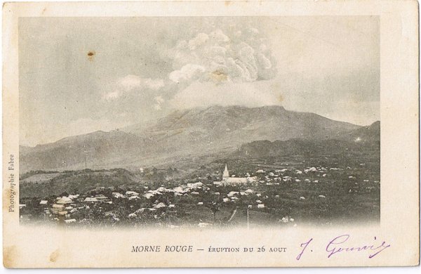 Après l'éruption meurtrière du 8 mai 1902 : 30 000 morts 2 rescapés Louis Cyparis et Léon Compère, plusieurs autres écoulements pyroclastiques se sont produits et ont achevé de détruire la ville de Saint-Pierre, notamment le 26 mai et le 6 juin. La nuée ardente du 30 août, plus violente, dévasta une superficie deux fois plus importante (environ 114 km²), touchant de nouveau la ville de Saint-Pierre et s'étendant à celle du Morne Rouge. Dans cette ville, non évacuée puisque toutes les autres nuées s'orientaient vers le sud-ouest, périrent 1 000 personnes.
Sources : http://www.mnhn.fr/expo/volcans maison_0240.jpg