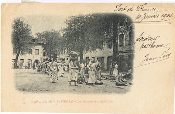 Saint-Pierre, le marché du Mouillage