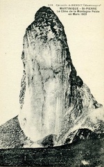  Le cône de la Montagne Pelée, 1903