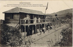 La première maison reconstruite, un restaurant et hôtel